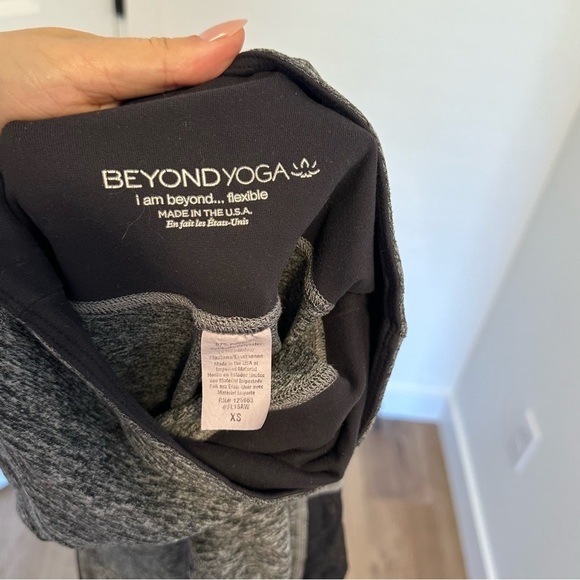 Beyond Yoga Classic Spacedye Mesh Side Panel Leggings Gray Size XS Women’s - Picture 7 of 9